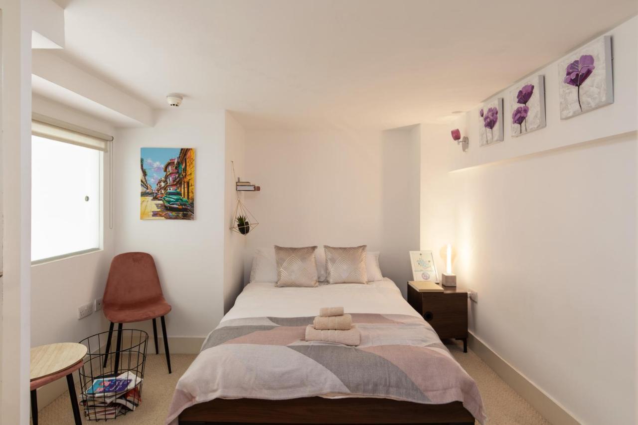 My London Holiday Home ภายนอก รูปภาพ