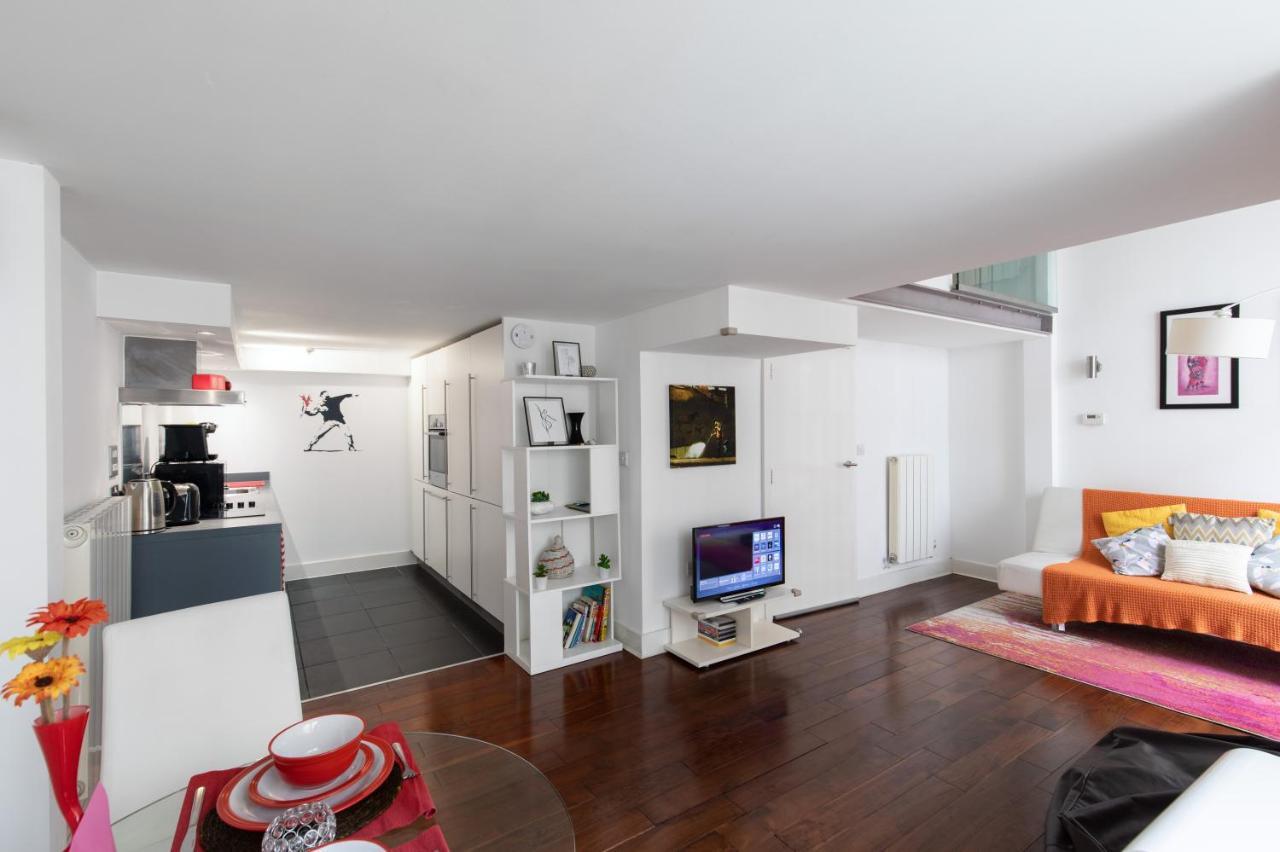 My London Holiday Home ภายนอก รูปภาพ